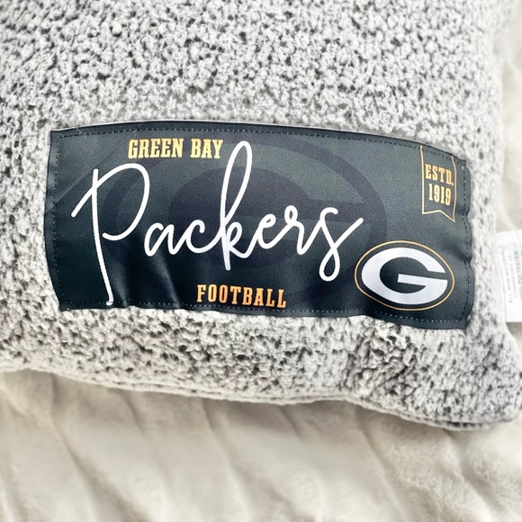 New with tags GREEN BAY PACKERS SUPER SOFT PILLOW FLEECE GREY WITH PACKERS LOGO - Picture 3 of 5